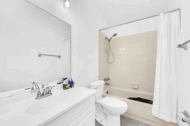 1010 NE 16th Street NE, Fort Lauderdale, FL 33304