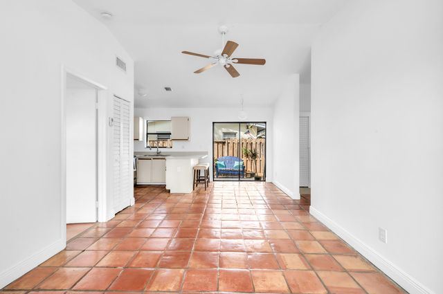 1010 NE 16th Street NE, Fort Lauderdale, FL 33304