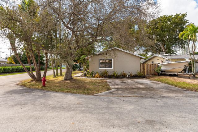 1010 NE 16th Street NE, Fort Lauderdale, FL 33304