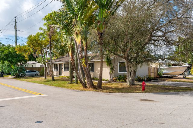 1010 NE 16th Street NE, Fort Lauderdale, FL 33304