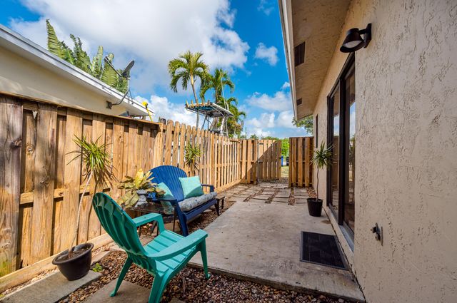 1010 NE 16th Street NE, Fort Lauderdale, FL 33304