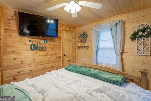 1370 &1372 Peggy Lane, Tunnel Hill, GA 30755