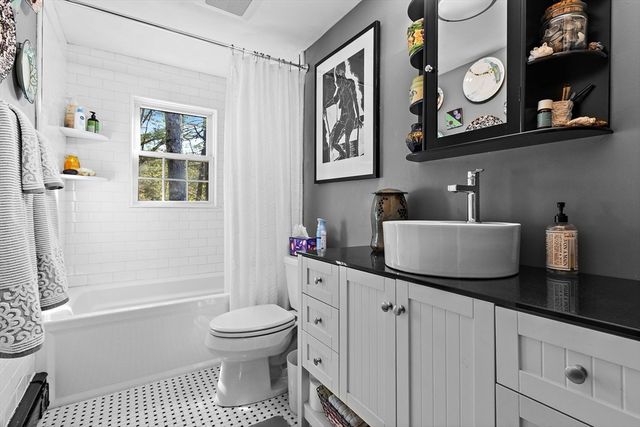 39 Hadley Rd, Framingham, MA 01701