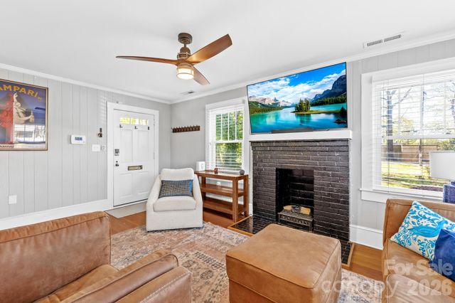 3521 Oakwood Avenue, Charlotte, NC 28205