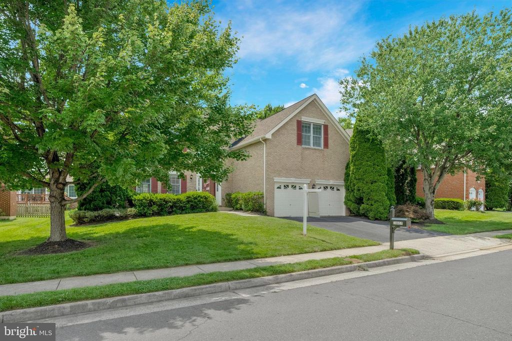 10857 HUNTER GATE WAY, Reston, VA 20194