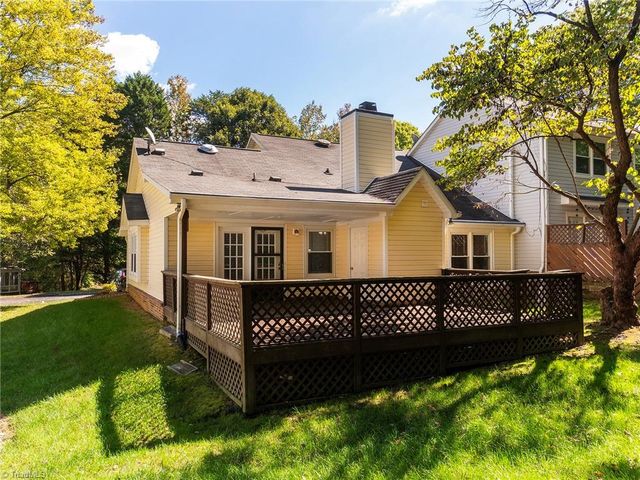 805 Carriage Crossing Lane E, Greensboro, NC 27410
