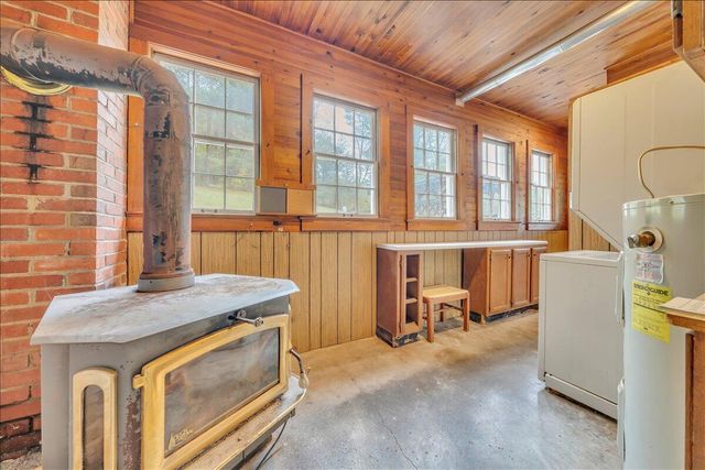 3617 Midland TRL, Covington, VA 24426