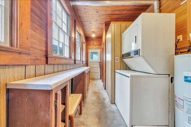 3617 Midland TRL, Covington, VA 24426