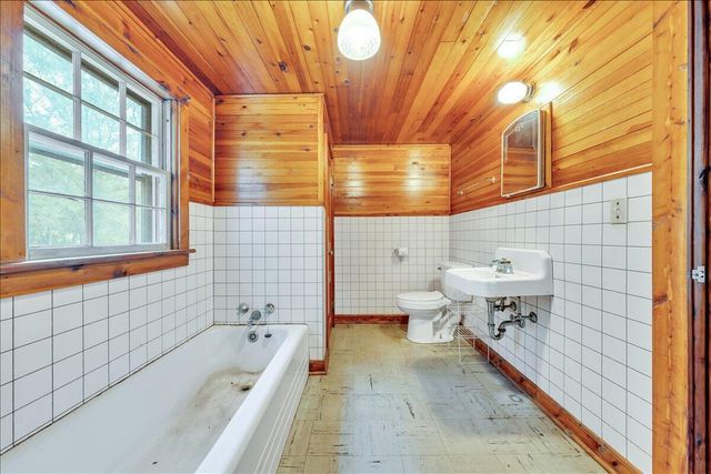 3617 Midland TRL, Covington, VA 24426