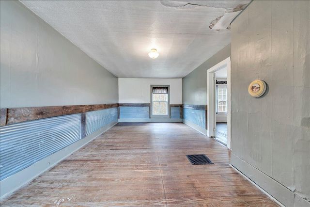 3617 Midland TRL, Covington, VA 24426