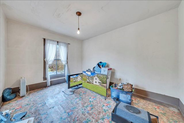 3617 Midland TRL, Covington, VA 24426