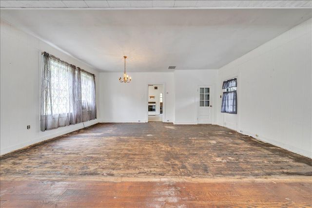 3617 Midland TRL, Covington, VA 24426