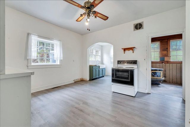 3617 Midland TRL, Covington, VA 24426