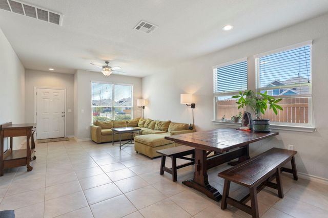 1912 Los Olivios WAY, Austin, TX 78725