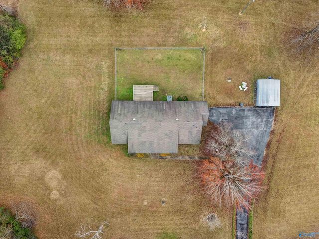 437 Old Six Mile Road, Somerville, AL 35670