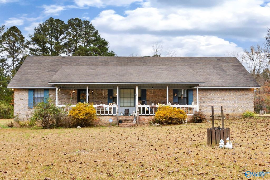 437 Old Six Mile Road, Somerville, AL 35670
