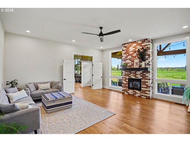 752 MACINNESS Ln, Salem, OR 97317