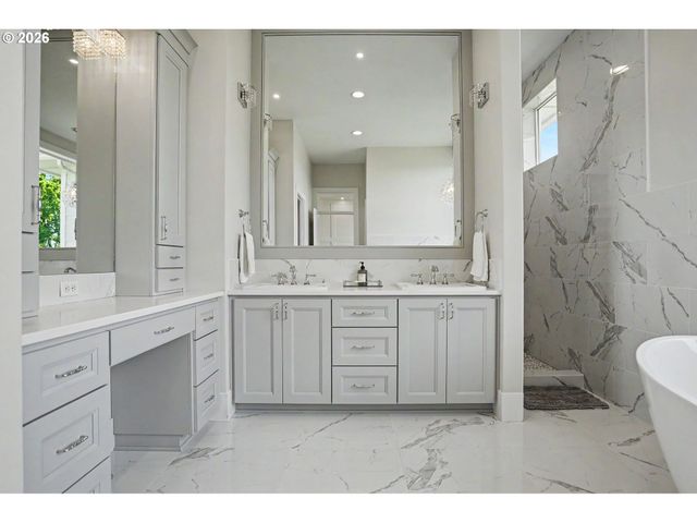 752 MACINNESS Ln, Salem, OR 97317