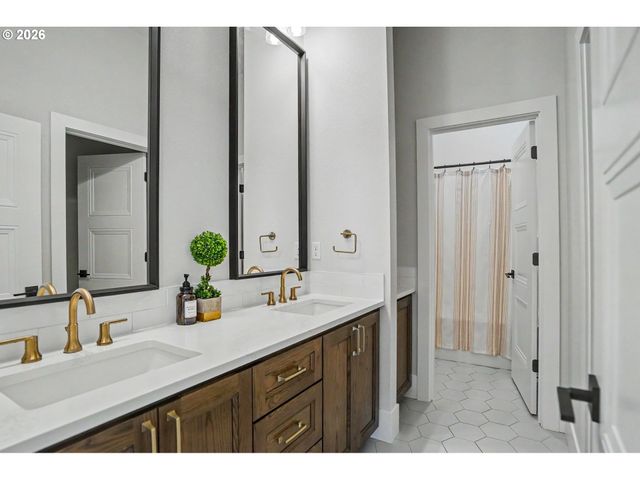 752 MACINNESS Ln, Salem, OR 97317