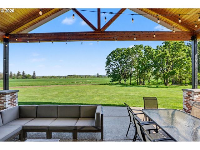 752 MACINNESS Ln, Salem, OR 97317