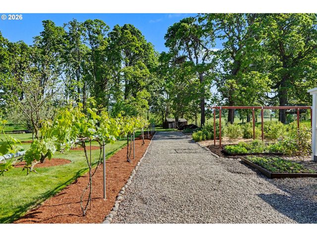 752 MACINNESS Ln, Salem, OR 97317