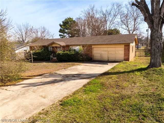 2415 64th Street, Fort Smith, AR 72903