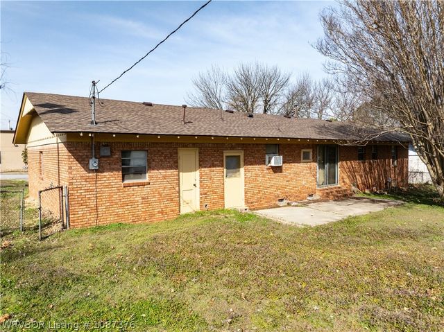 2415 64th Street, Fort Smith, AR 72903
