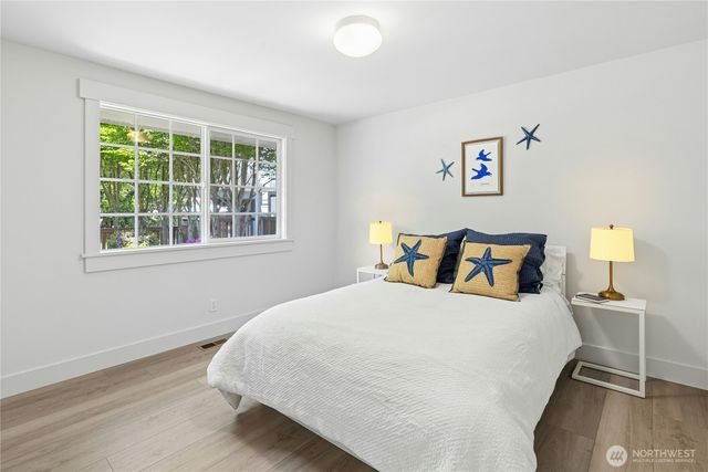 15628 Point Monroe Drive NE, Bainbridge Island, WA 98110