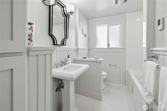 15628 Point Monroe Drive NE, Bainbridge Island, WA 98110
