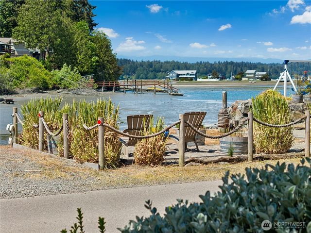 15628 Point Monroe Drive NE, Bainbridge Island, WA 98110