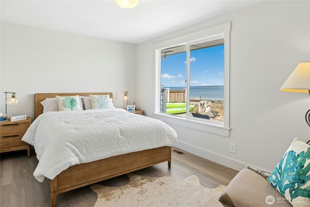 15628 Point Monroe Drive NE, Bainbridge Island, WA 98110