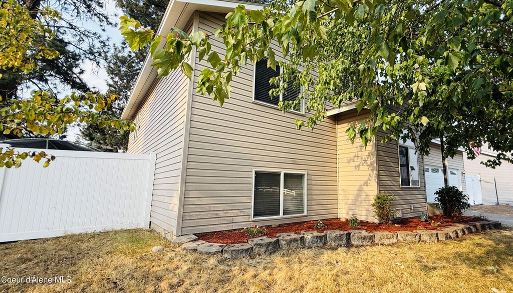 6451 W Tombstone ST, Rathdrum, ID 83858