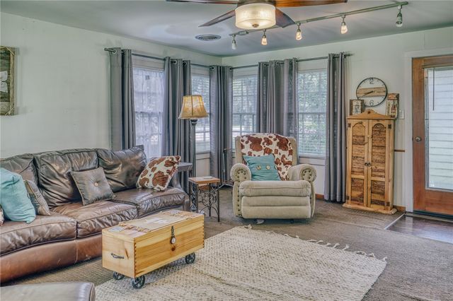 601 South Masonic Street, Bellville, TX 77418