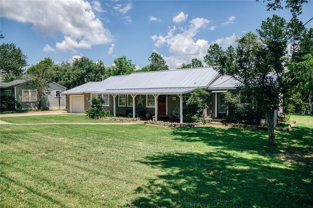 601 South Masonic Street, Bellville, TX 77418