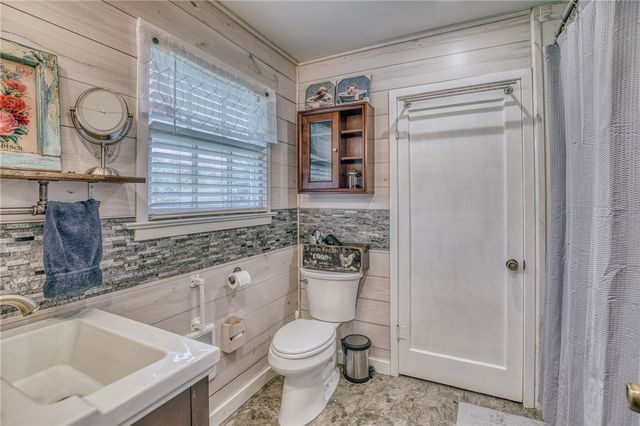 601 South Masonic Street, Bellville, TX 77418