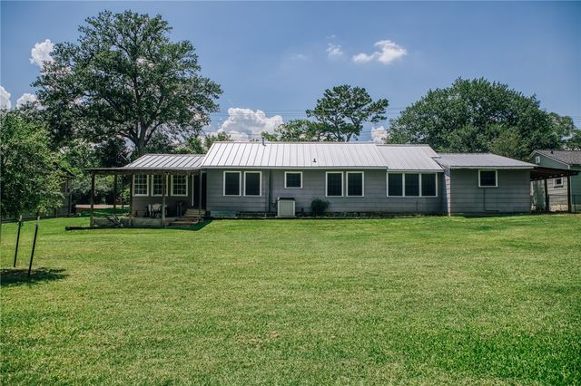 601 South Masonic Street, Bellville, TX 77418