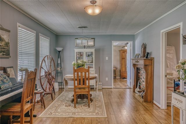 601 South Masonic Street, Bellville, TX 77418