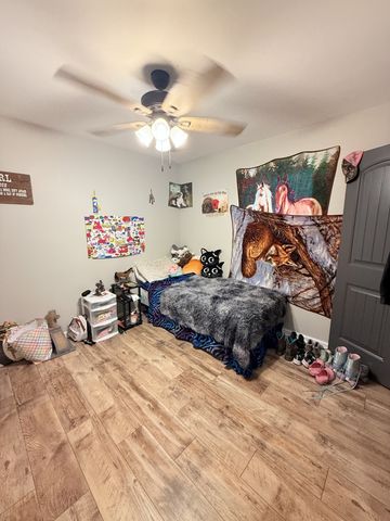 695 Hog Back Ridge Rd, Bethpage, TN 37022