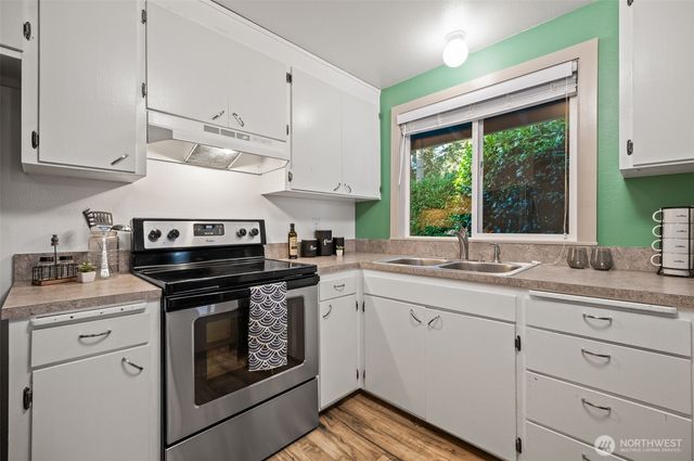 13808 Cascadian Way, Everett, WA 98208