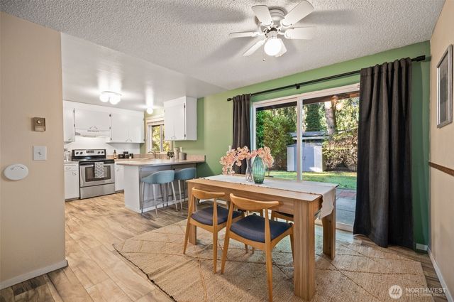 13808 Cascadian Way, Everett, WA 98208