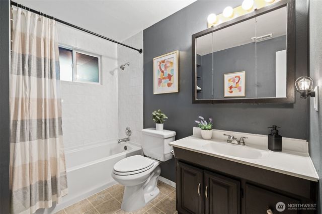 13808 Cascadian Way, Everett, WA 98208