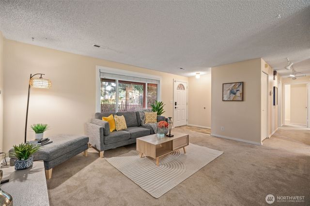 13808 Cascadian Way, Everett, WA 98208