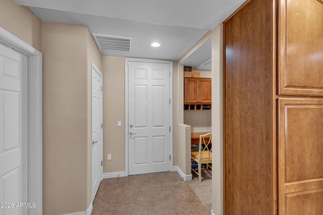 5450 E DEER VALLEY Drive E 1201, Phoenix, AZ 85054