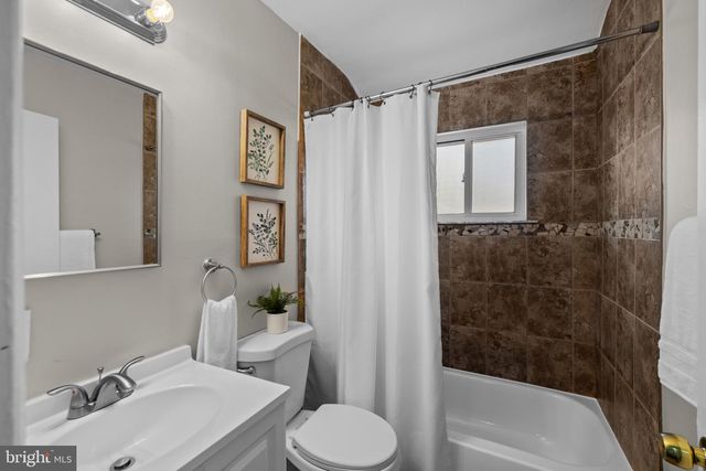 136 BLADEN RD, Essex, MD 21221