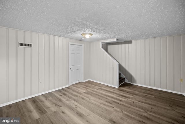 136 BLADEN RD, Essex, MD 21221
