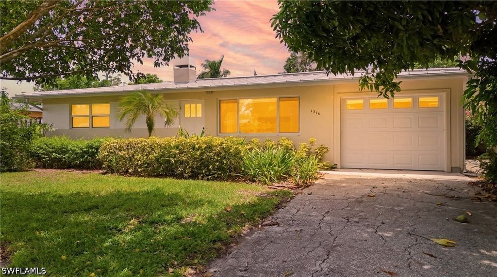 1316 Rordon AVE, Naples, FL 34103