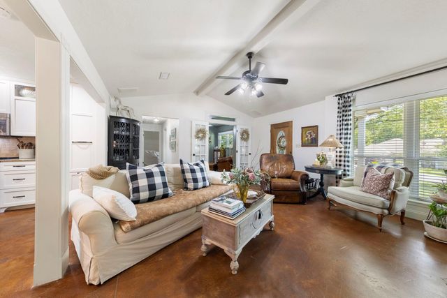 410 Shawnee Drive, Montgomery, TX 77316