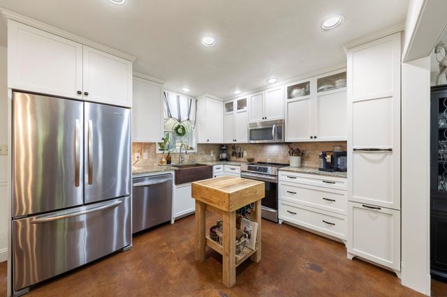 410 Shawnee Drive, Montgomery, TX 77316