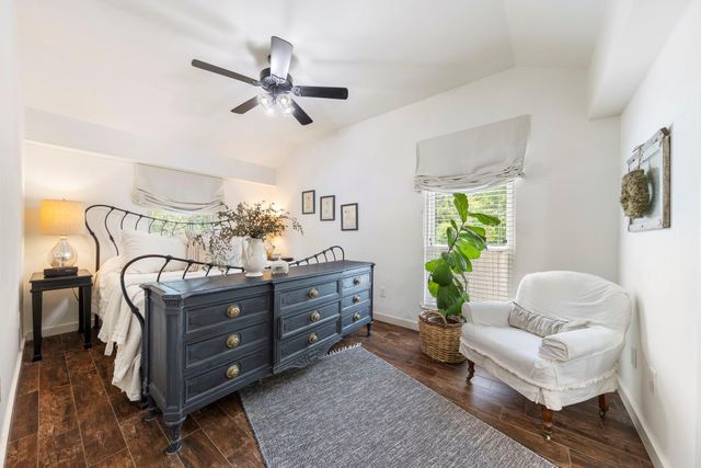 410 Shawnee Drive, Montgomery, TX 77316