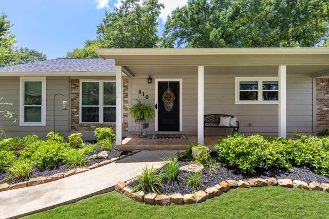 410 Shawnee Drive, Montgomery, TX 77316